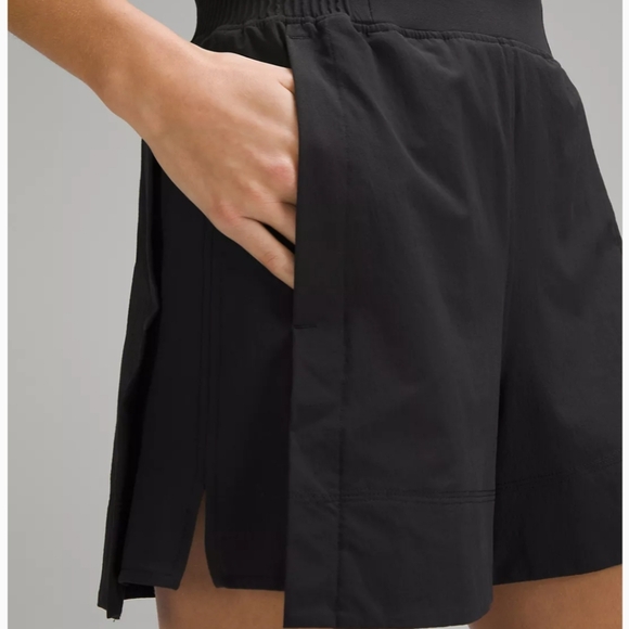 NWT Lululemon Stretch Woven Relaxed Fit High-Rise Short 4” - Black, Size XL - Picture 4 of 16